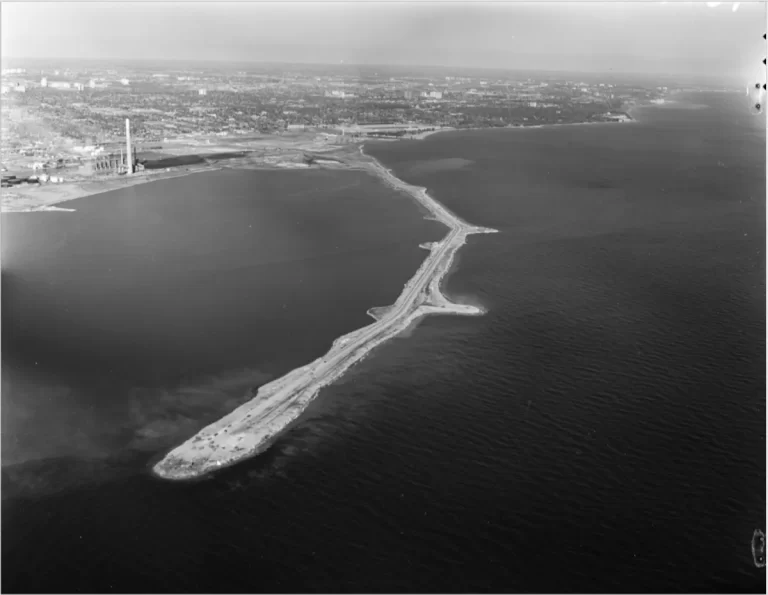 Leslie Spit